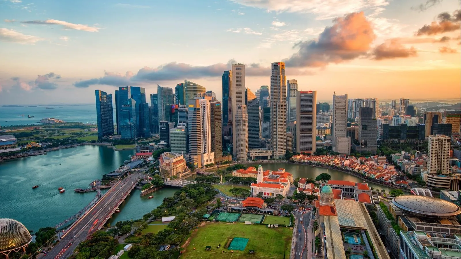Singapore Marina Bay skyline with Marina Bay Sands and modern cityscape – Colorido Tours