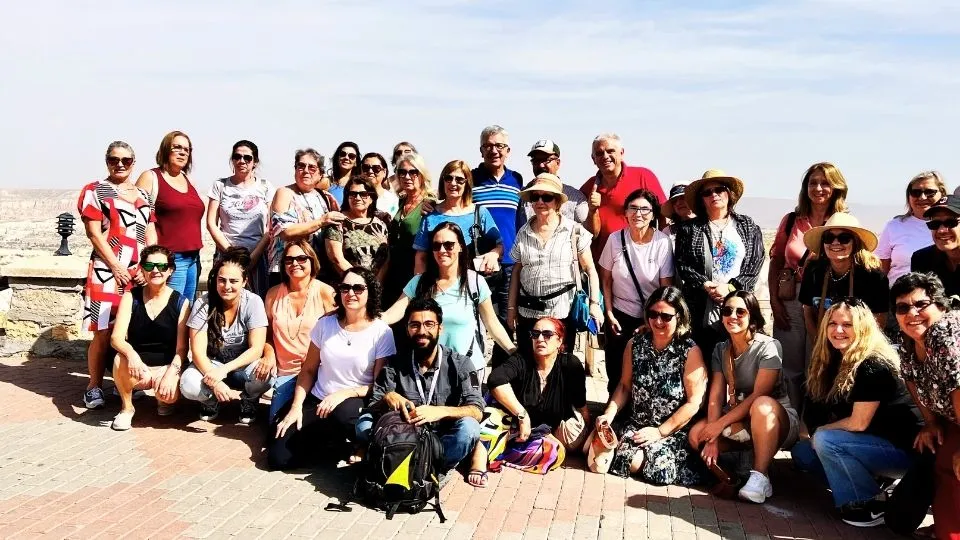 Group of passengers with the Colorido Tours guide during a tour of Turkey